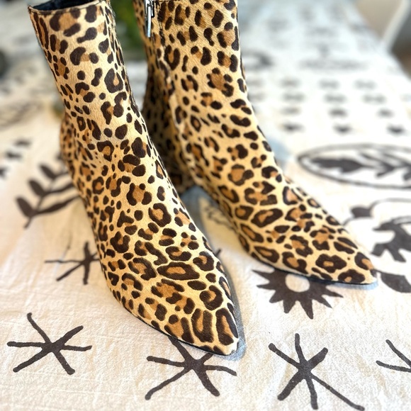 Dolce Vita Leopard Print Ankle Booties - Picture 2 of 9